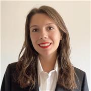 Ragazza laureata in Lingue impartisce lezioni di spagnolo